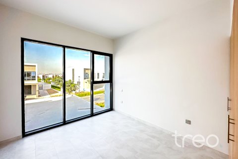 Снять в аренду таунхаус в Дубае: 4 спальни, 216.74м², № 119904 - фото 8