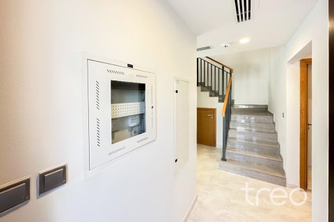 Снять в аренду таунхаус в Дубае: 4 спальни, 216.74м², № 119904 - фото 6