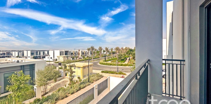Villa in Dubai 4 bedrooms, 216.93 sq.m. № 119902