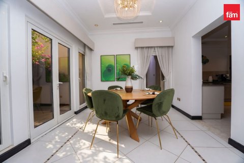 Villa à Palm Jumeirah, Dubai, 4 chambres, 380.9 m², № 137488 - photo 9