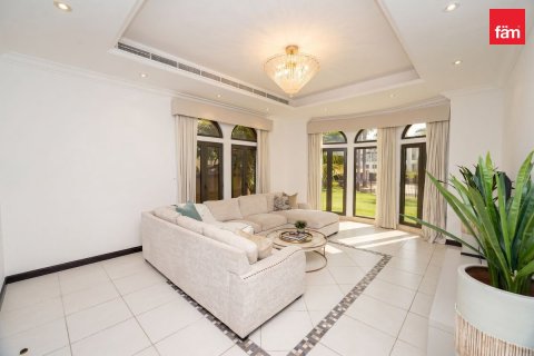 Villa à Palm Jumeirah, Dubai, 4 chambres, 380.9 m², № 137488 - photo 2