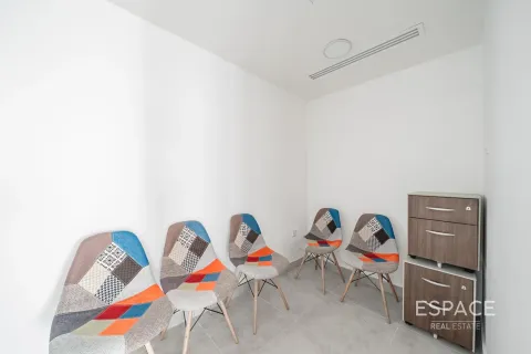 Снять в аренду офис в Джумейра Лейк Тауэрс, Дубай: 226м², № 71203 - фото 9