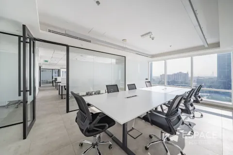 Снять в аренду офис в Джумейра Лейк Тауэрс, Дубай: 226м², № 71203 - фото 1