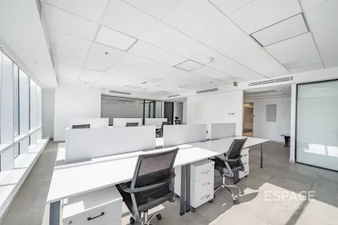 Снять в аренду офис в Джумейра Лейк Тауэрс, Дубай: 226м², № 71203 - фото 18