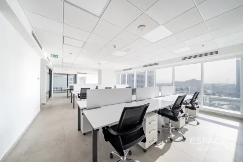 Снять в аренду офис в Джумейра Лейк Тауэрс, Дубай: 226м², № 71203 - фото 13