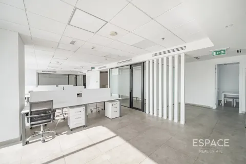 Снять в аренду офис в Джумейра Лейк Тауэрс, Дубай: 226м², № 71203 - фото 17