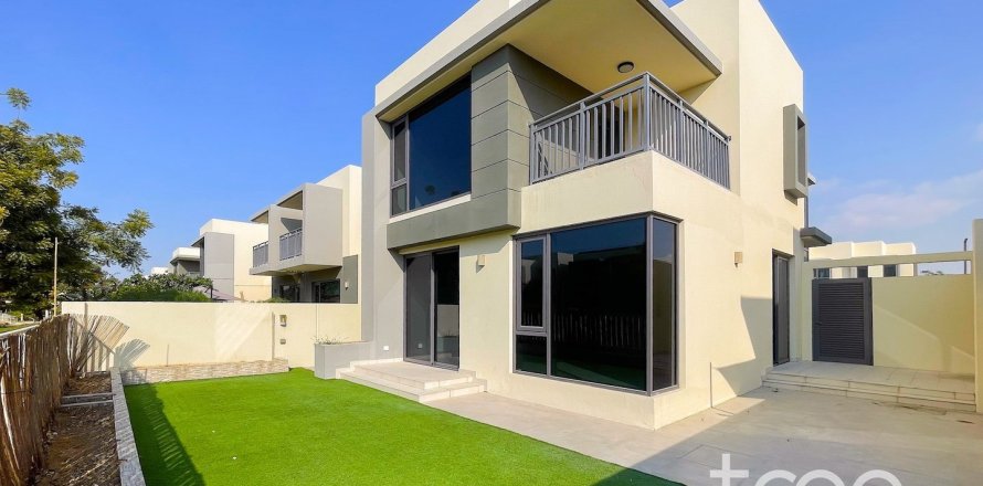 Adosado en Dubai Hills Estate, Dubai, 4 dormitorios, 228.63 m², № 119425
