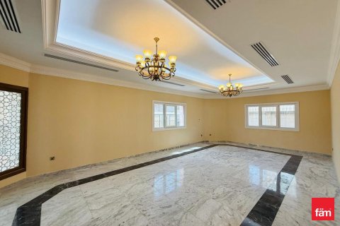 Купить виллу в Deira, Дубай: 10 спален, 1374.9м², № 55622 - фото 4