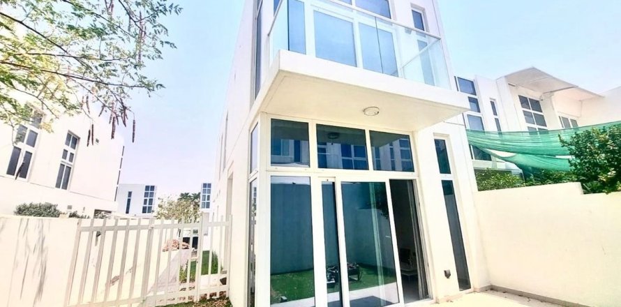 Adosado en Dubai, 3 dormitorios, 174.8 m², № 55612
