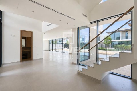 Villa in The Valley, Dubai 5 bedrooms, 929.59 sq.m. № 140039 - photo 2