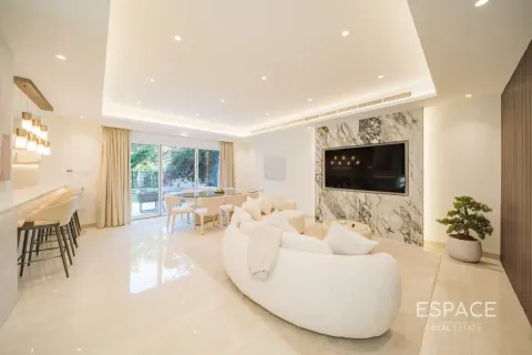 Villa en The Lakes, Dubai, 3 dormitorios, 245 m², № 121946 - foto 2