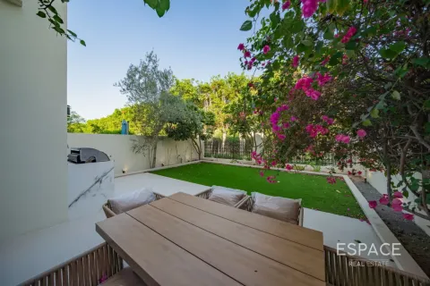 Villa en The Lakes, Dubai, 3 dormitorios, 245 m², № 121946 - foto 19