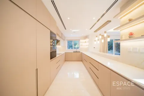 Villa en The Lakes, Dubai, 3 dormitorios, 245 m², № 121946 - foto 7