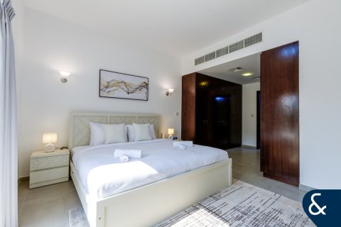 Villa in The Villa, Dubai 5 bedrooms, 706 sq.m. № 88382 - photo 13