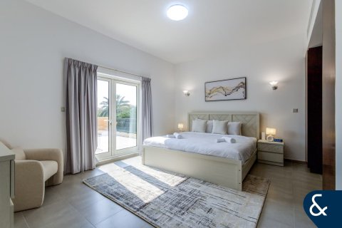 Villa in The Villa, Dubai 5 bedrooms, 706 sq.m. № 88382 - photo 6