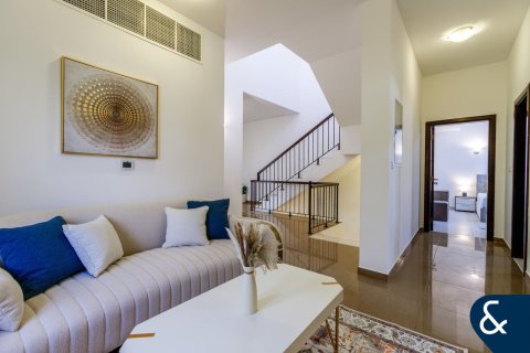 Villa in The Villa, Dubai 5 bedrooms, 706 sq.m. № 88382 - photo 11