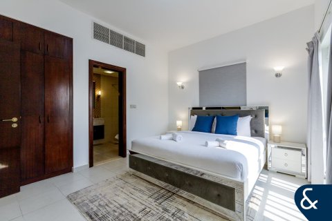 Villa in The Villa, Dubai 5 bedrooms, 706 sq.m. № 88382 - photo 9