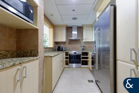 Apartment in Shoreline Apartments, Palm Jumeirah, Dubai 2 bedrooms, 147 sq.m. № 88374 - photo 2