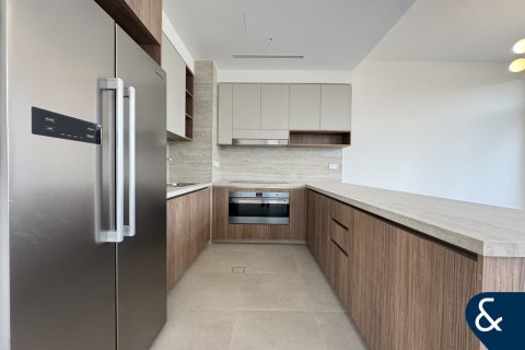 Townhouse in Mudon, Dubai 4 bedrooms, 253 sq.m. № 88378 - photo 4