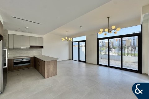 Townhouse in Mudon, Dubai 4 bedrooms, 253 sq.m. № 88378 - photo 2