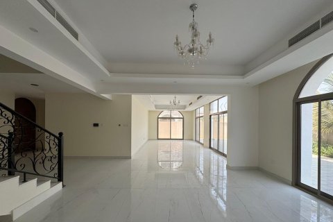 Villa in Al Sufouh, Dubai 4 bedrooms, 319.96 sq.m. № 134050 - photo 14