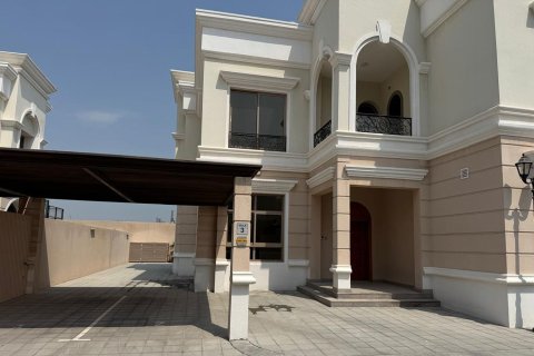 Villa in Al Sufouh, Dubai 4 bedrooms, 319.96 sq.m. № 134050 - photo 16