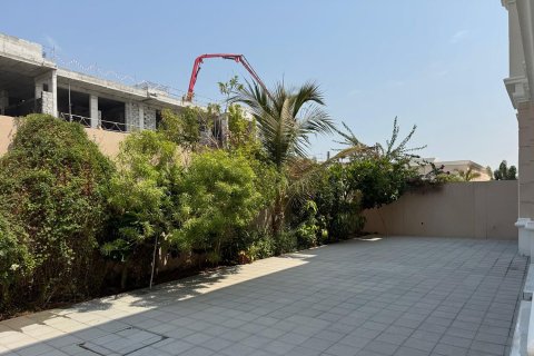 Villa in Al Sufouh, Dubai 4 bedrooms, 319.96 sq.m. № 134050 - photo 5
