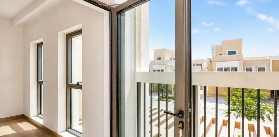 Townhouse in Damac Lagoons, Dubai 4 bedrooms, 206.32 sq.m. № 134049
