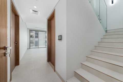 Apartment in Al Warsan, Dubai 4 bedrooms, 196.68 sq.m. № 134051 - photo 17