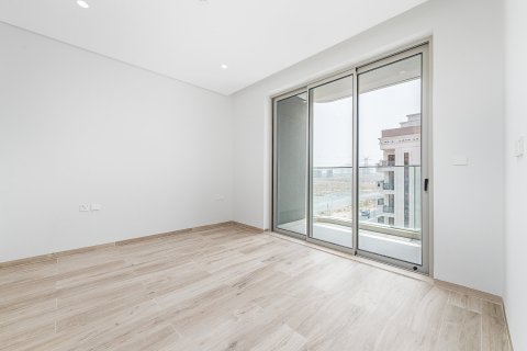 Apartment in Al Warsan, Dubai 4 bedrooms, 196.68 sq.m. № 134051 - photo 15