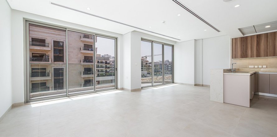 Apartment in Al Warsan, Dubai 4 bedrooms, 196.68 sq.m. № 134051