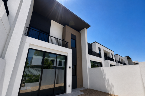 Townhouse in Arabian Ranches 3, Dubai 3 bedrooms, 176.81 sq.m. № 134054 - photo 2