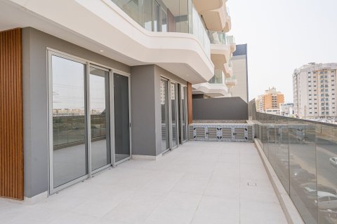 Apartment in Al Warsan, Dubai 4 bedrooms, 319.4 sq.m. № 134053 - photo 15
