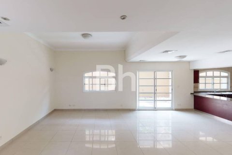 Maison de ville à Dubai Sports City, Dubai, 3 chambres, 199 m², № 24807 - photo 2