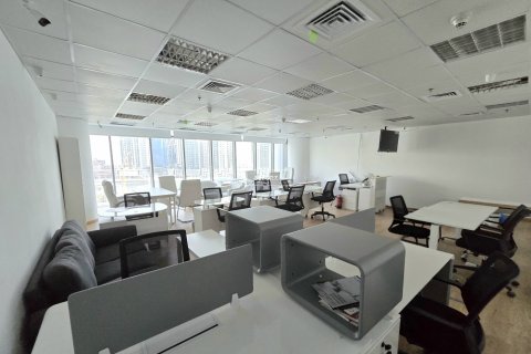 Снять в аренду офис в Бизнес-Бэе, Дубай: 77м², № 49713 - фото 2