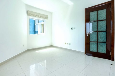 Apartment in Jumeirah Lake Towers, Dubai 2 bedrooms, 85.6 sq.m. № 49711 - photo 6