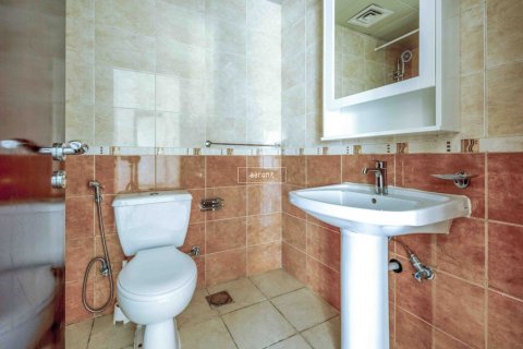 Apartment in Jumeirah Lake Towers, Dubai 2 bedrooms, 85.6 sq.m. № 49711 - photo 10
