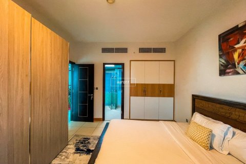 Apartment in Jumeirah Lake Towers, Dubai 4 bedrooms, 349 sq.m. № 49710 - photo 7