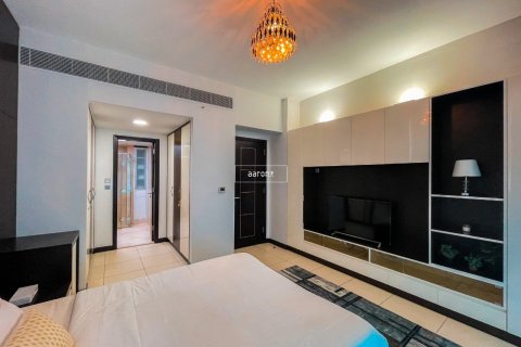Apartment in Jumeirah Lake Towers, Dubai 4 bedrooms, 349 sq.m. № 49710 - photo 6