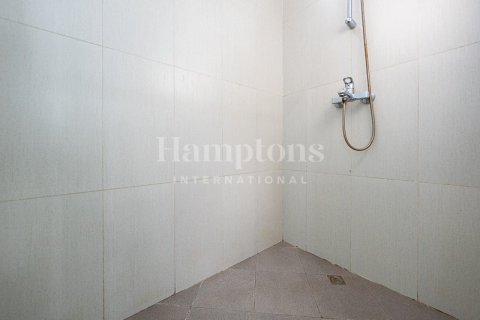 Снять в аренду виллу в DAMAC Hills (Akoya by DAMAC), Дубай: 5 спален, 639.91586400м², № 113149 - фото 11