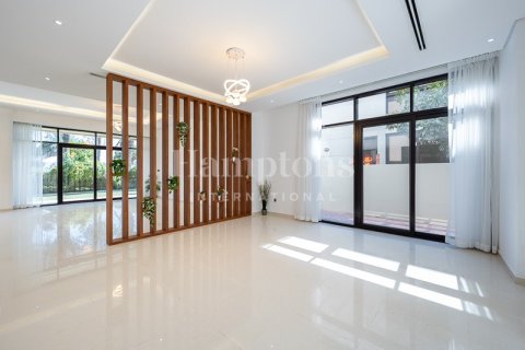 Снять в аренду виллу в DAMAC Hills (Akoya by DAMAC), Дубай: 5 спален, 639.91586400м², № 113149 - фото 10