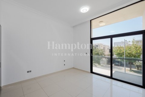 Снять в аренду виллу в DAMAC Hills (Akoya by DAMAC), Дубай: 5 спален, 639.91586400м², № 113149 - фото 12