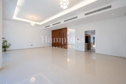 Снять в аренду виллу в DAMAC Hills (Akoya by DAMAC), Дубай: 5 спален, 639.91586400м², № 113149 - фото 8