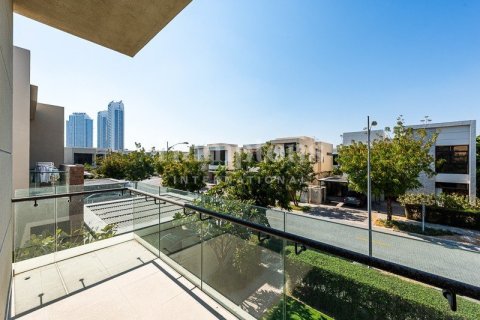 Снять в аренду виллу в DAMAC Hills (Akoya by DAMAC), Дубай: 5 спален, 639.91586400м², № 113149 - фото 6