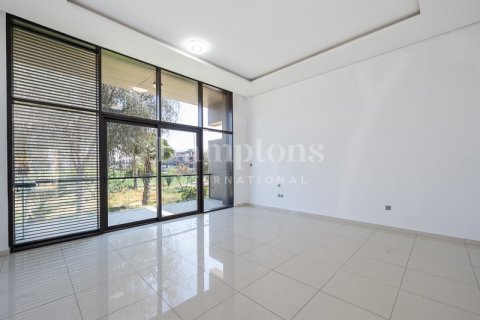 Снять в аренду виллу в DAMAC Hills (Akoya by DAMAC), Дубай: 5 спален, 639.91586400м², № 113149 - фото 26