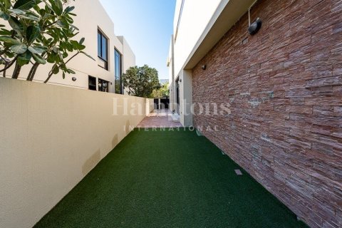 Снять в аренду виллу в DAMAC Hills (Akoya by DAMAC), Дубай: 5 спален, 639.91586400м², № 113149 - фото 29