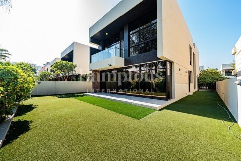 Снять в аренду виллу в DAMAC Hills (Akoya by DAMAC), Дубай: 5 спален, 639.91586400м², № 113149 - фото 9