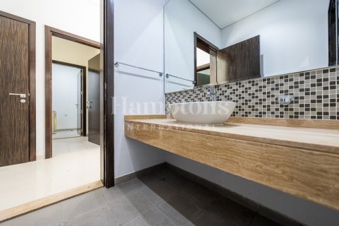 Снять в аренду виллу в DAMAC Hills (Akoya by DAMAC), Дубай: 5 спален, 639.91586400м², № 113149 - фото 4