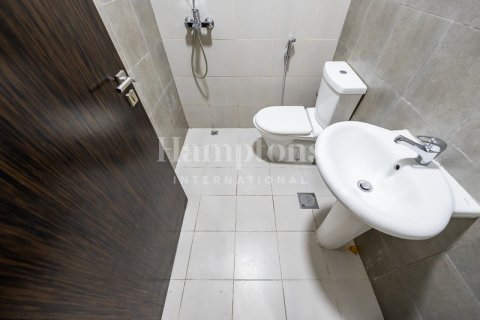 Снять в аренду виллу в DAMAC Hills (Akoya by DAMAC), Дубай: 5 спален, 639.91586400м², № 113149 - фото 3