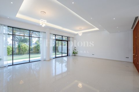 Снять в аренду виллу в DAMAC Hills (Akoya by DAMAC), Дубай: 5 спален, 639.91586400м², № 113149 - фото 7